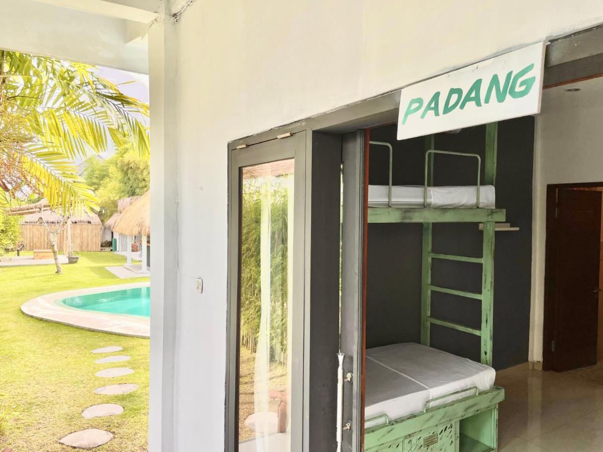 Surfers House Batu Bolong - Adults Only Albergue Canggu Exterior foto