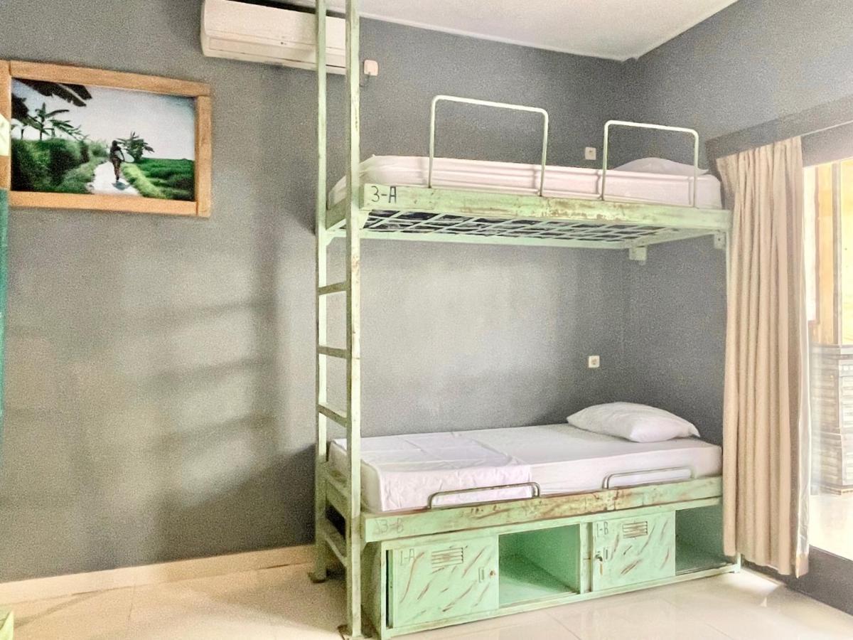 Surfers House Batu Bolong - Adults Only Albergue Canggu Exterior foto