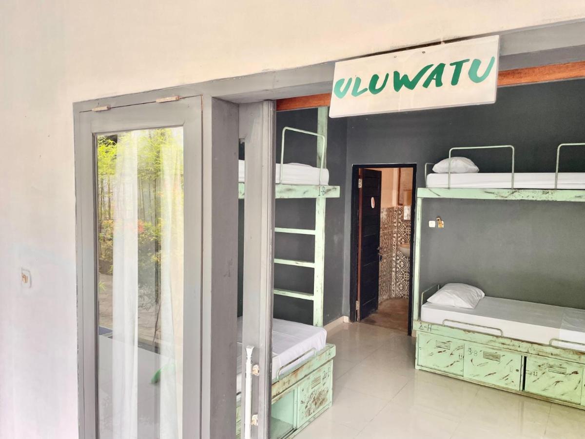 Surfers House Batu Bolong - Adults Only Albergue Canggu Exterior foto